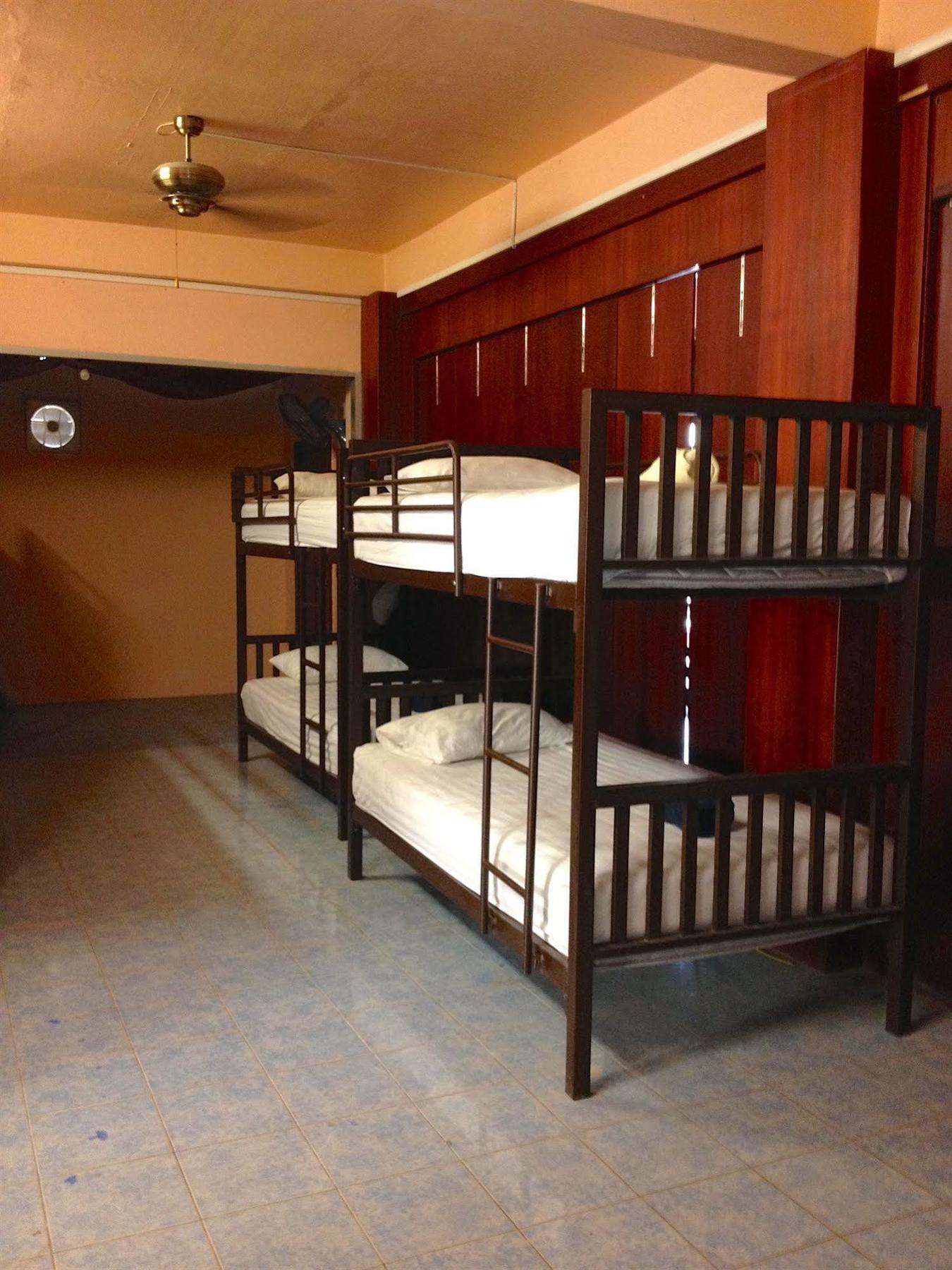 Little Austria Tams Guesthouse Pantai Chaweng Luaran gambar